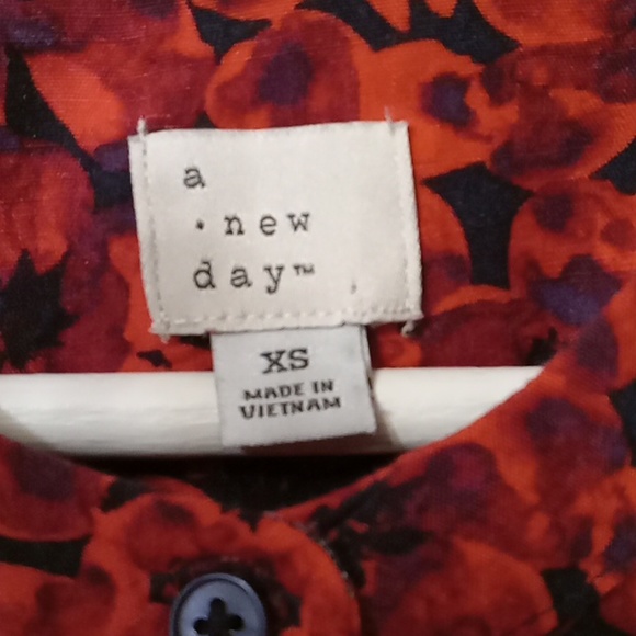 A new day blouse XS 🩷🩷🩷🩷 - Picture 6 of 7